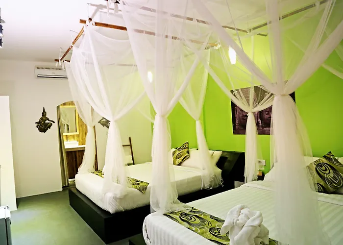 Hotel Hak Huot 4*