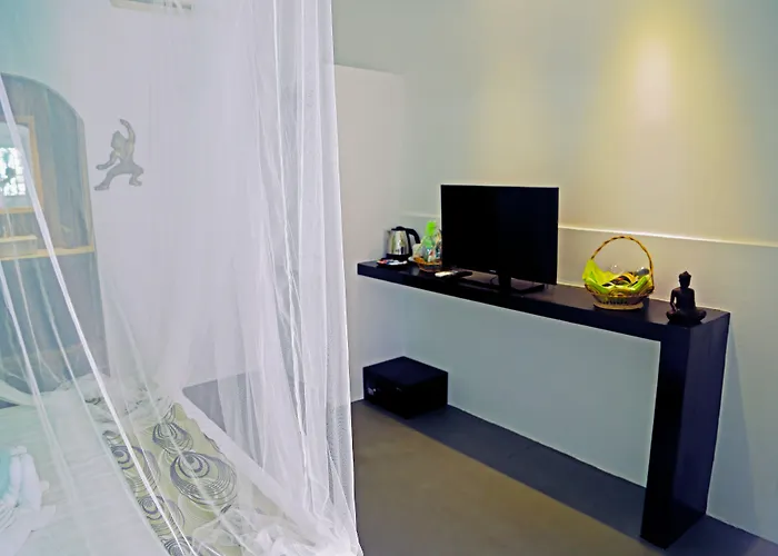 Hotel Hak Huot 4*